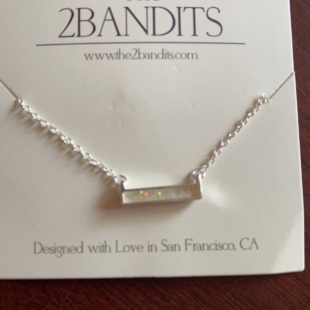 The 2bandits Athens Bar Necklace Iridescent Silver
